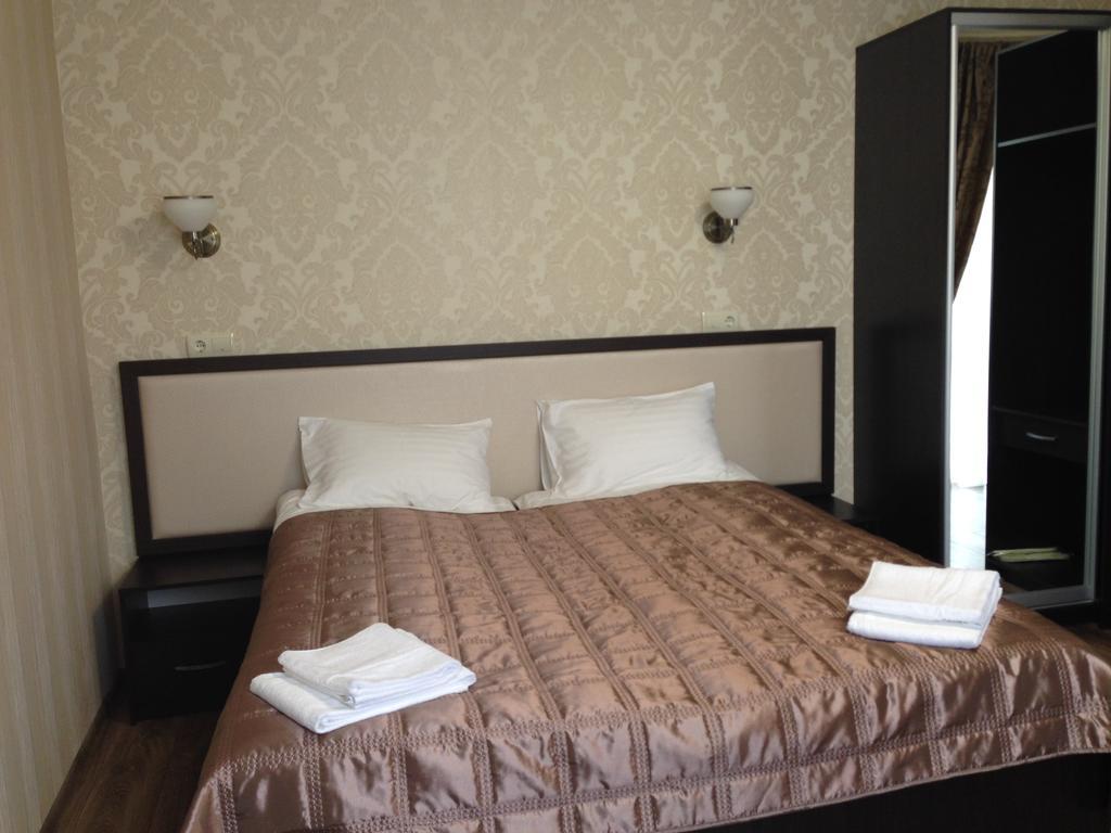 Royal Hotel Kharkiv Room photo